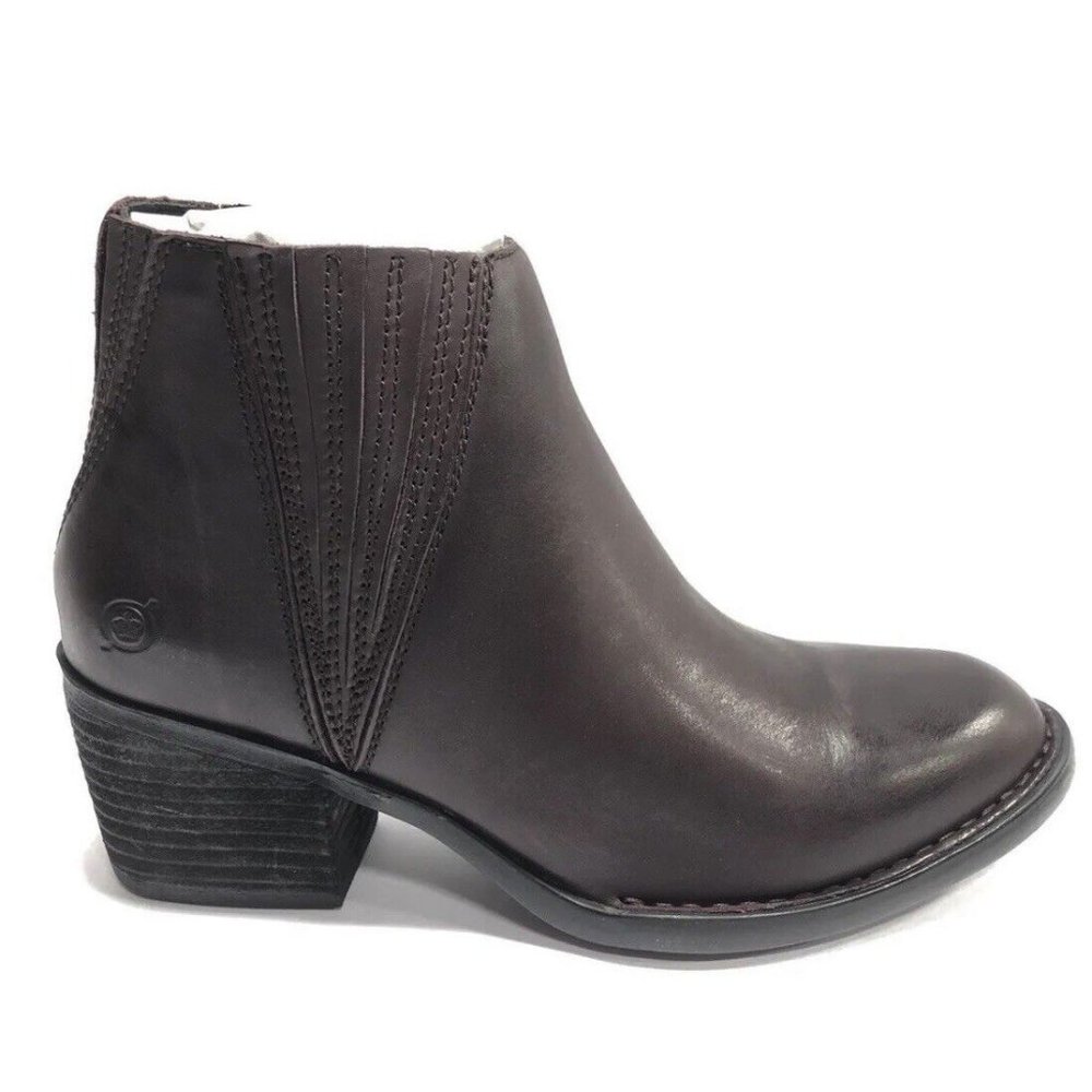 Born Women’s Sacramento Ankle Booties Burgundy, Size 10M